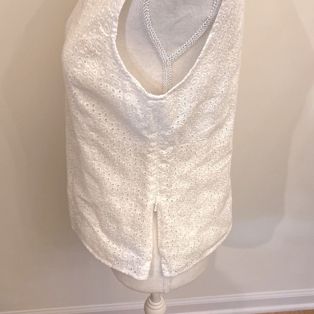 Talbots Irish Linen lined V Neck Eyelet Shell size 4 - Picture 2 of 8